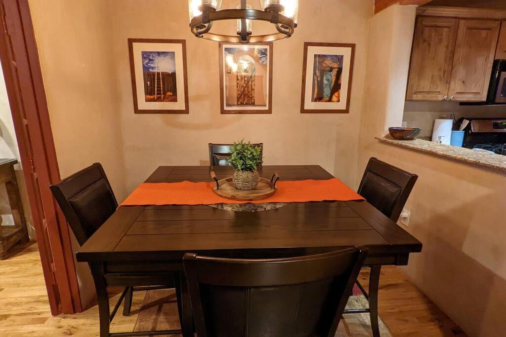 Enchanted Casita With Private Outdoor Hot Tub And Patio, Near Santa Fe Plaza, Sleeps 4 With Free Parking Buitenkant foto