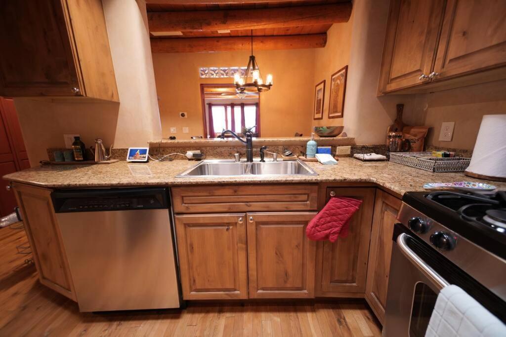 Enchanted Casita With Private Outdoor Hot Tub And Patio, Near Santa Fe Plaza, Sleeps 4 With Free Parking Buitenkant foto