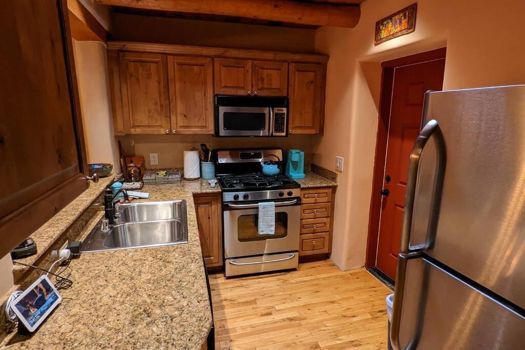 Enchanted Casita With Private Outdoor Hot Tub And Patio, Near Santa Fe Plaza, Sleeps 4 With Free Parking Buitenkant foto